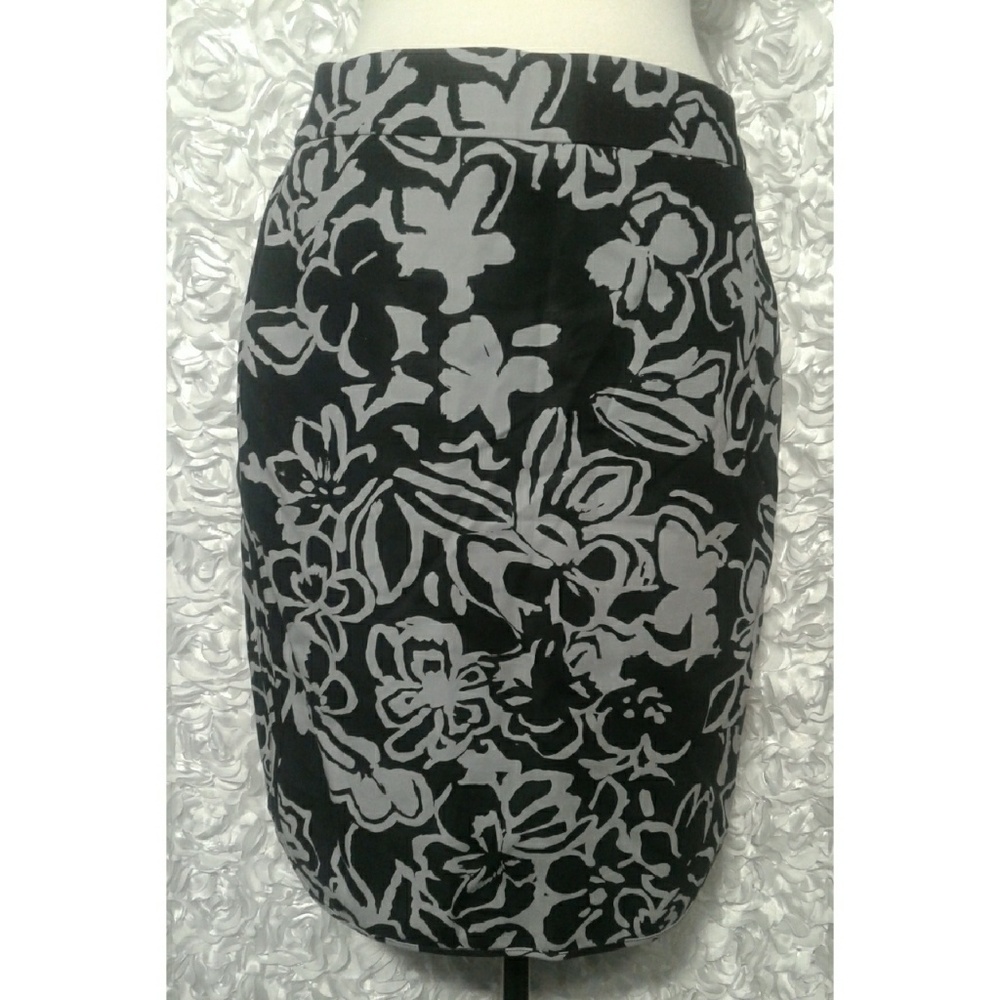 New Ann Taylor loft pencil skirt size 10